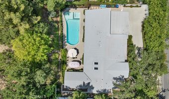 3843 Hayvenhurst Ave, Encino, CA 91436