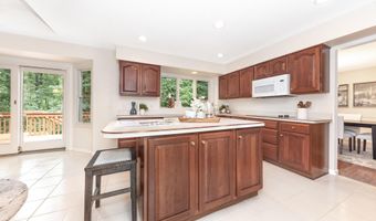 5521 Lohr Lake Dr, Ann Arbor, MI 48108