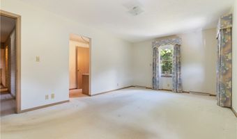 4741 Laburnum Dr, Akron, OH 44319