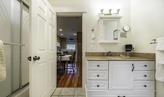 144 N 2nd St, Ashland, OR 97520