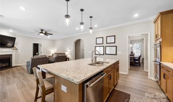 180 Moravian Ct, Advance, NC 27006