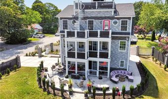 318 Farmington Ave, Cranston, RI 02920