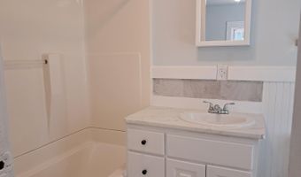 208 Lee Grant Ave, Appomattox, VA 24522