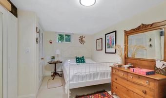 9504 MILSTEAD Dr, Bethesda, MD 20817