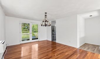 8 Ashley Dr, Lincoln, RI 02865