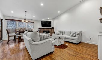 534 Oak Ridge Trails Ct, Ballwin, MO 63021