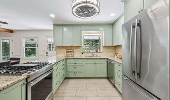 1067 Hess Dr, Avondale Estates, GA 30002