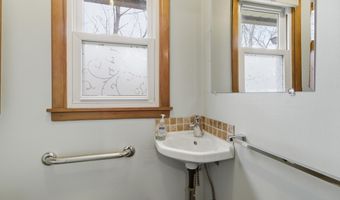212 Dewey St, Bennington, VT 05201