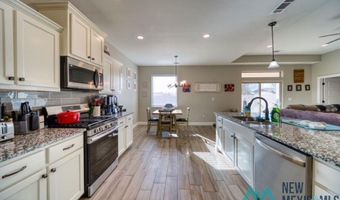 2105 Hillcrest St, Carlsbad, NM 88220