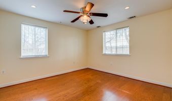 4061 FOUR MILE RUN Dr 202, Arlington, VA 22204