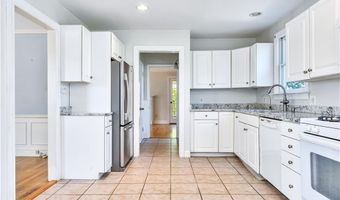 172 Hoyt Ave, East Providence, RI 02916