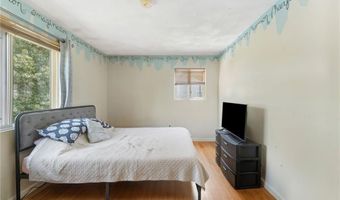 34 Pequot Ave, Warwick, RI 02889