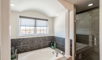 7 Travelers Way, Bayville, NJ 08721