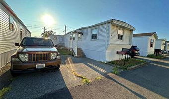 25 East Dr, East Providence, RI 02916