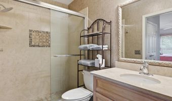 2712 KENWOOD Ave, Alexandria, VA 22302