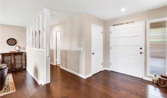 735 Del Valle Dr, Fallbrook, CA 92028