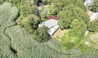 2 Buckingham St, Barrington, RI 02806