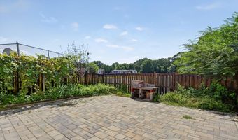 8336 CLAREMONT WOODS Dr, Alexandria, VA 22309