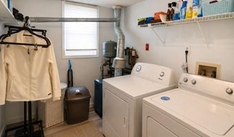 88 Storm Jib Ct, Bayville, NJ 08721