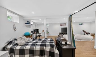 15 Lovejoy Rd, Andover, MA 01810
