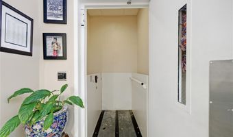 209 Broadway, Amityville, NY 11701