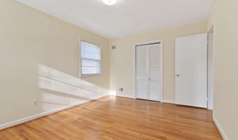 6011 ROOSEVELT St, Bethesda, MD 20817