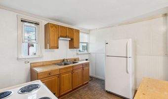 56 Chapel St, Augusta, ME 04330