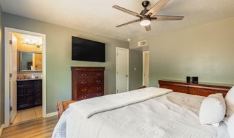 10817 LOWE St NE, Albuquerque, NM 87111