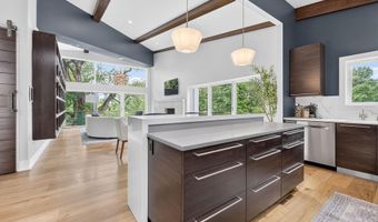1980 Hillside Dr, Columbus, OH 43221