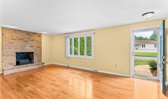 71 Hawthorne Pl, North Providence, RI 02904