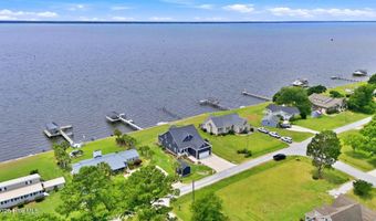 30 E North Shore Ln, Arapahoe, NC 28510