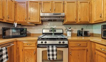 8448 Seattle Slew Ln, Indianapolis, IN 46217