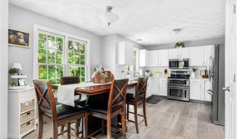 84 Country Hill Ln, North Kingstown, RI 02852