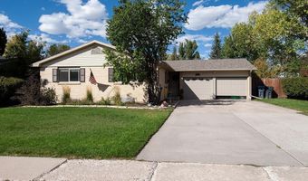 922 ARAPAHO St, Cheyenne, WY 82009