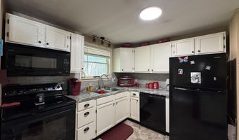 80 Baldwin Dr, Bangor, ME 04401