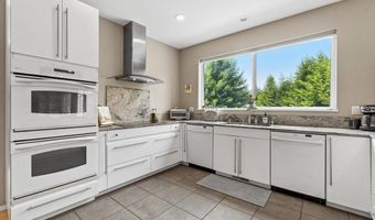 1346 Diamond Dr, Arcata, CA 95521
