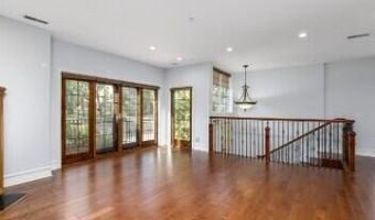 934 W Huron St, Ann Arbor, MI 48103