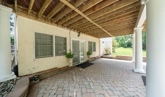 17 WATERTON Dr, Bear, DE 19701
