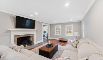 6 Knowlton Ct, Bristol, RI 02809