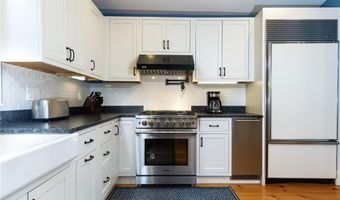 26 Thames St, Newport, RI 02840