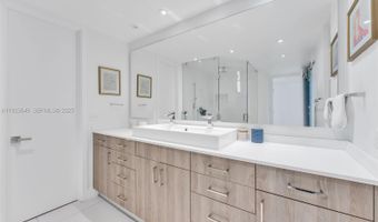 19500 Turnberry Way 7D, Aventura, FL 33180