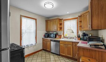64 Dyer Ave, East Providence, RI 02915