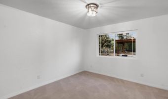 3226 Summit Dr, Escondido, CA 92025