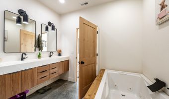 16 Peak View Dr, Buffalo, WY 82834