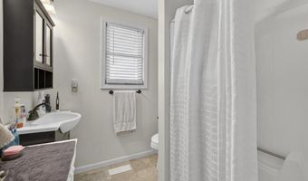 1707 Muny Vista Dr, Alton, IL 62002