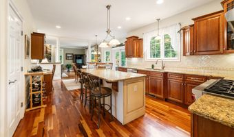 117 Chippenwood Ln, Bristol, CT 06010