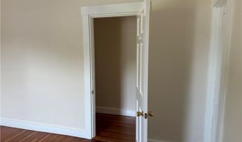26 Ayrault St 3, Newport, RI 02840