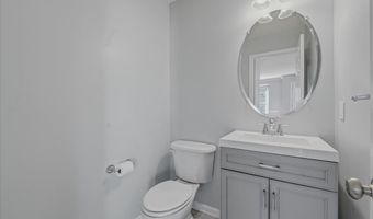 2 MARINA Dr, Bayonne, NJ 07002