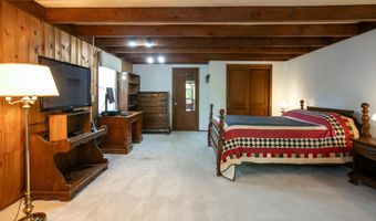 75 Lakeview Dr, Allentown, NJ 08501