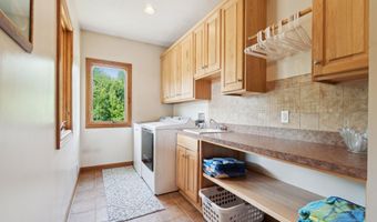 1084 38th St, Allegan, MI 49010